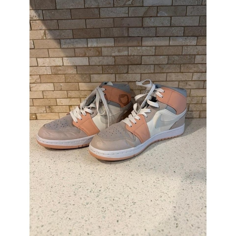 Air Jordan 1 Mid Milan Mens Sneakers CV3044-100